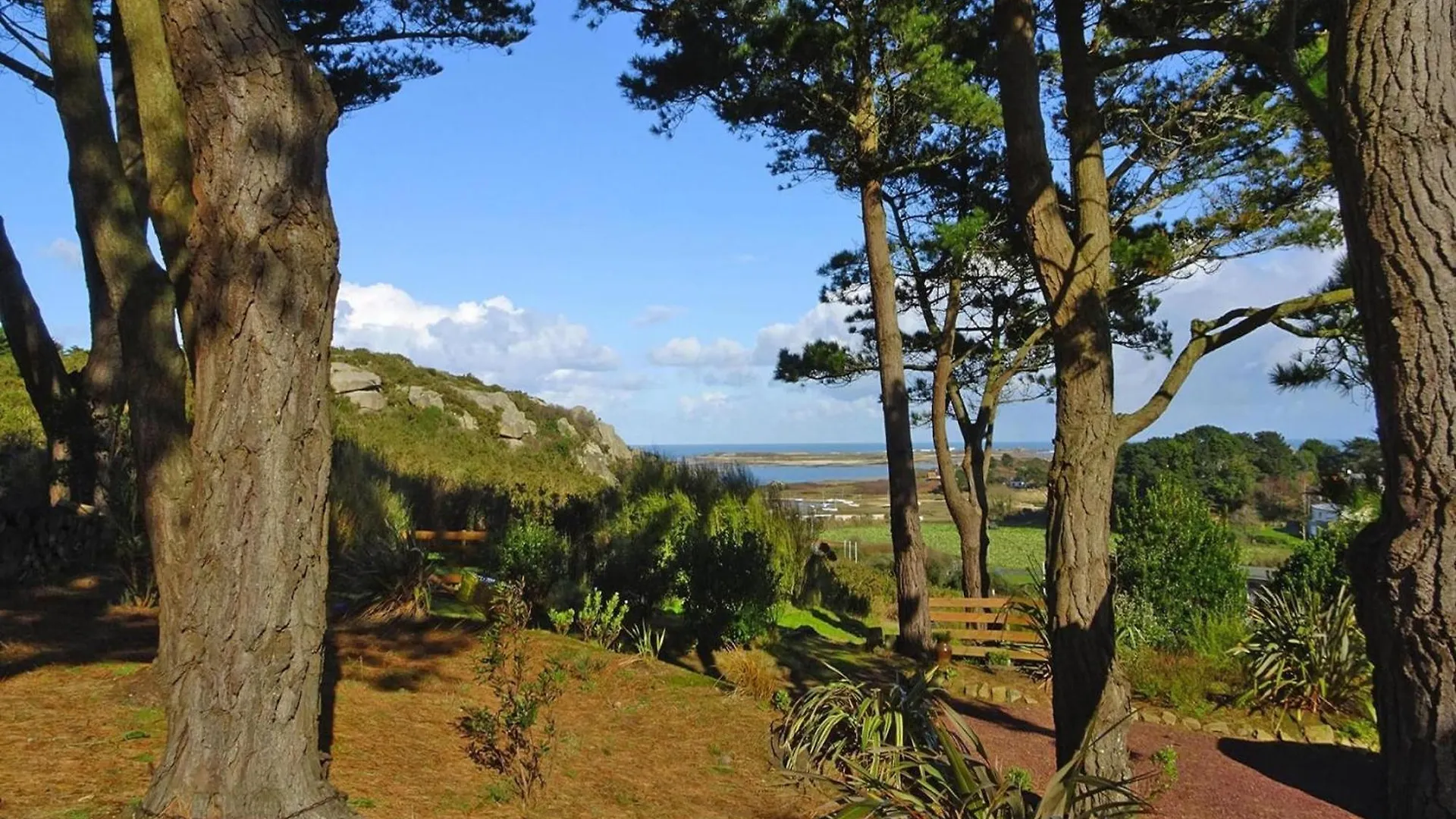 Holiday Home In Dream Location, Pink Granite Coast Trébeurden Francja